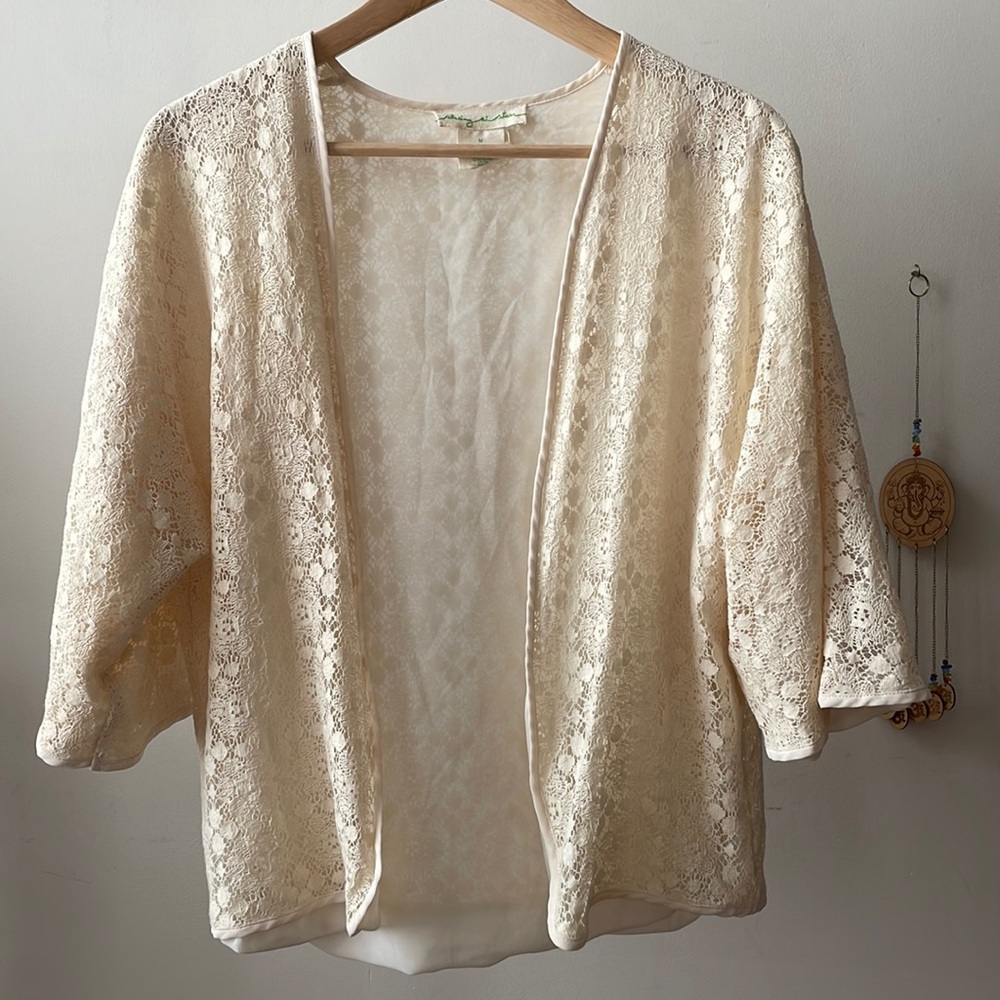 Cream Floral Lace Kimono Style Open Cardigan With Lining- Size- Size Medium